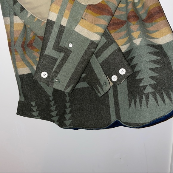 Levi’s California Collection Wool Shirt Jacket - Picture 6 of 10